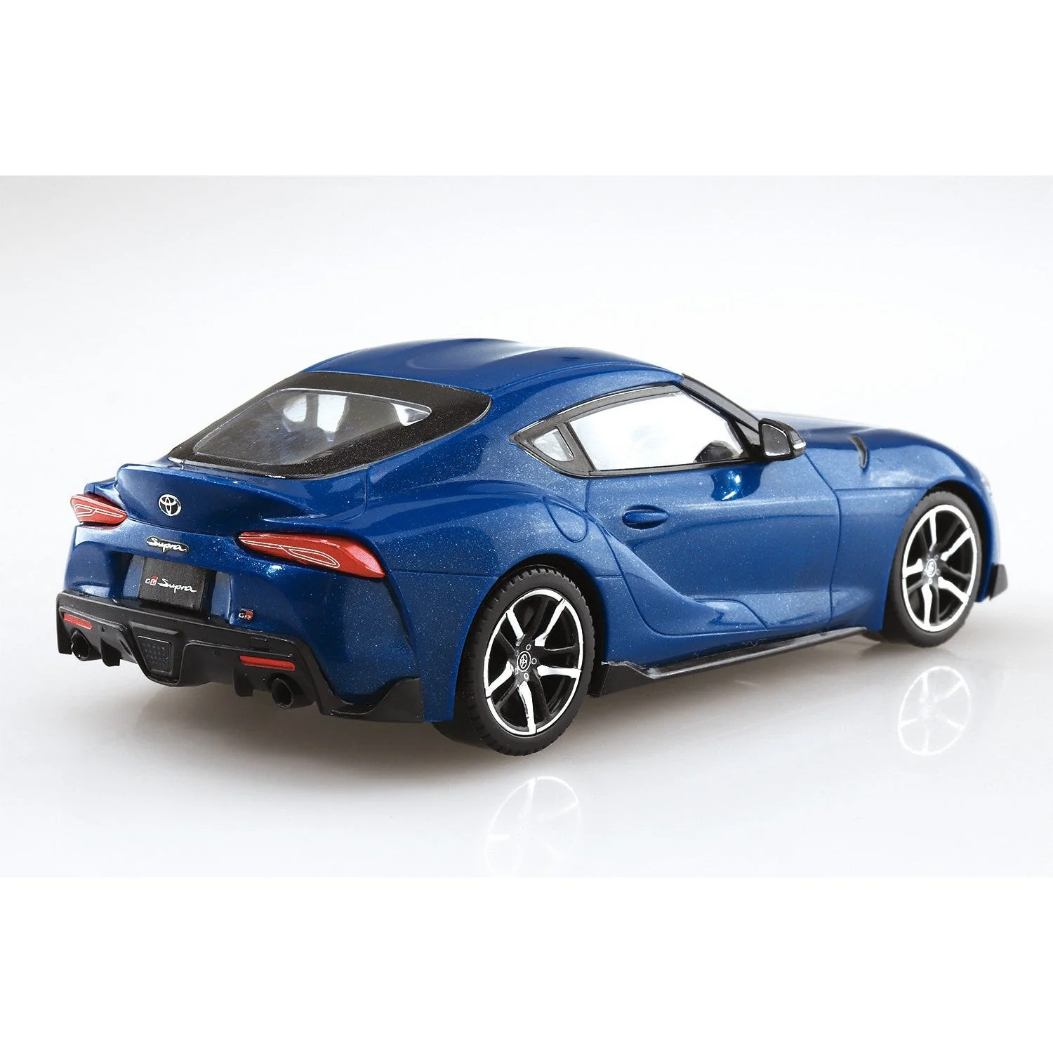 Aoshima 1/32 Snap Toyota GR Supra (Deep Blue Metallic) - Image 3