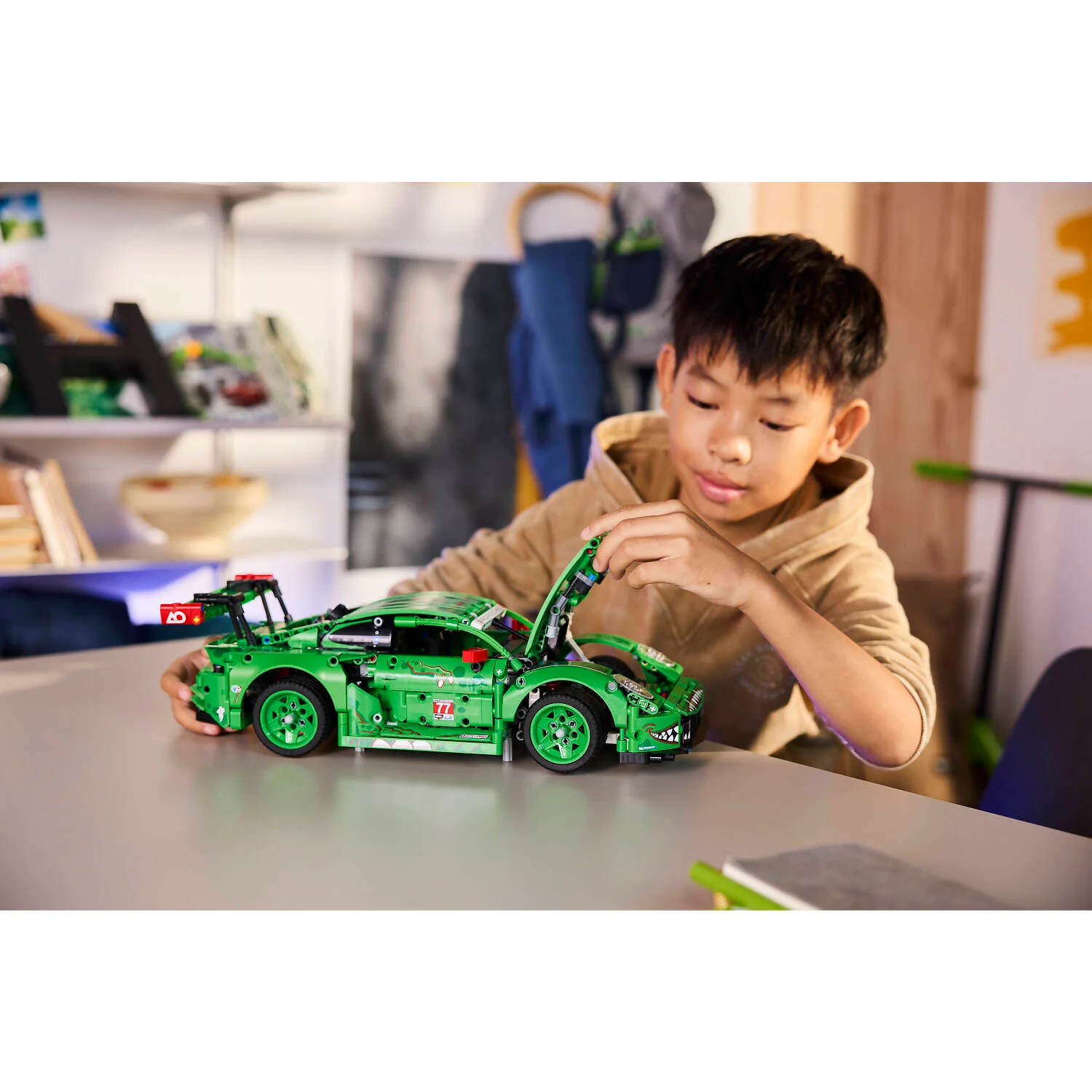 LEGO 42224 Porsche 911 GT3 R REXY AO Racing Car - Technic - Image 8