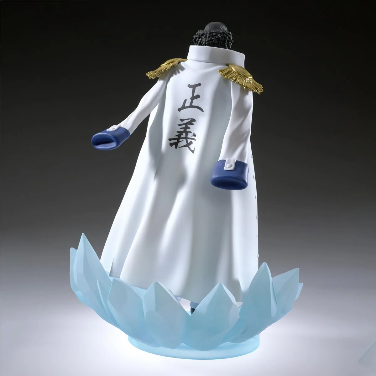 One Piece - The Shukko Logia - Kuzan Figure - Image 9