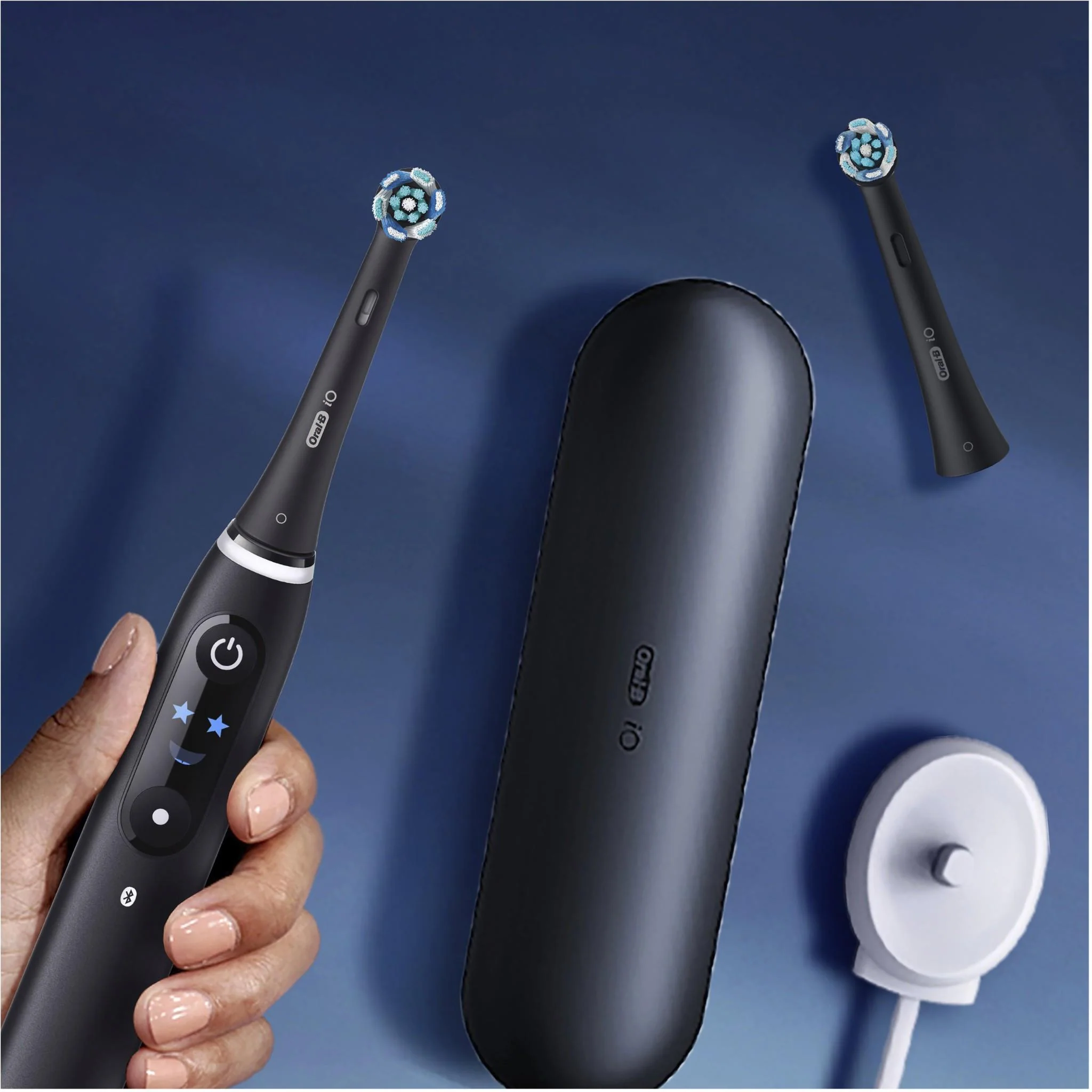 Oral-B iO 6 Connected Coach Advanced Clean Electric Toothbrush with Travel Case (Black) - Image 2