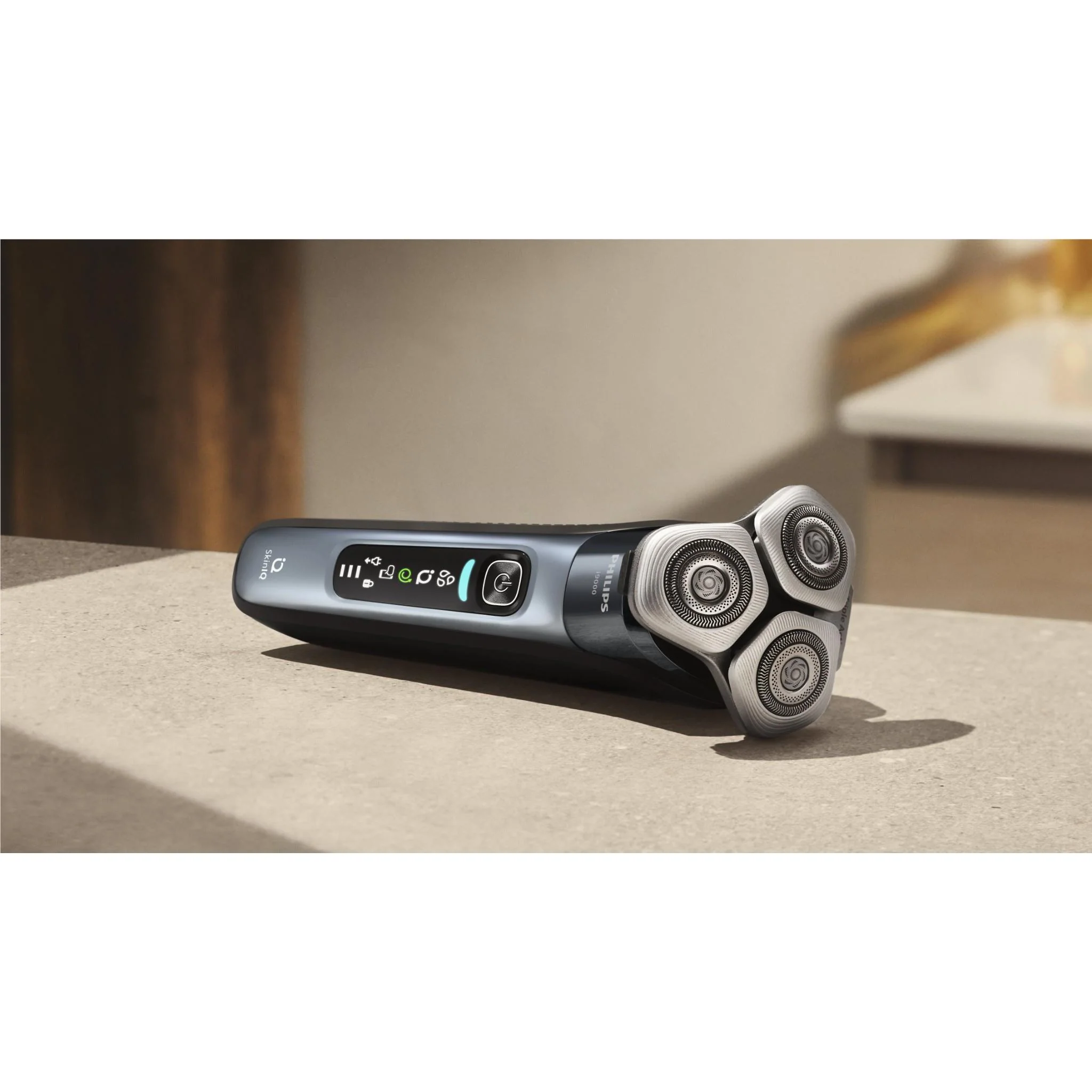 Philips Series i9000 Electric Shaver - Image 4